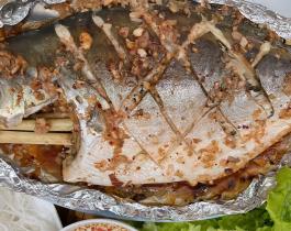 Cá chim trắng nướng giấy bạc