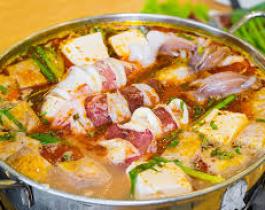 Lẩu mực nấu Thái