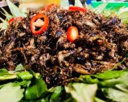 Dế chiên nước mắm