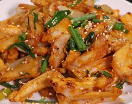 Sụn gà xào sa tế