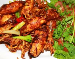 Mực trứng xào sa tế