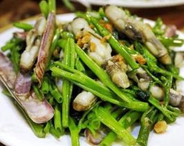 Ốc móng tay xào rau muống