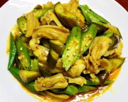 Sụn gà xào mướp