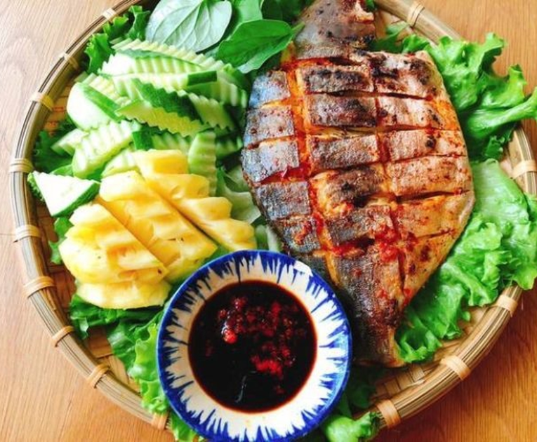 Cá chim trắng nướng ngũ vị
