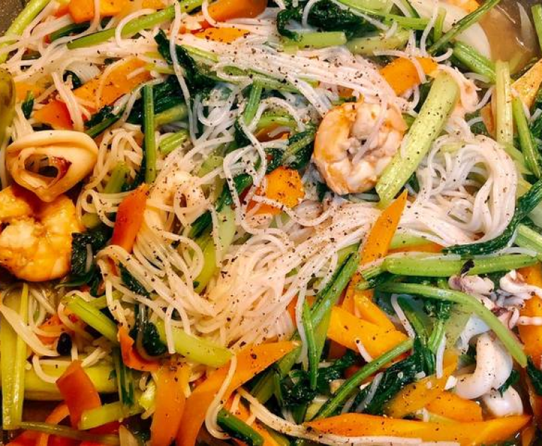 Bún gạo xào hải sản