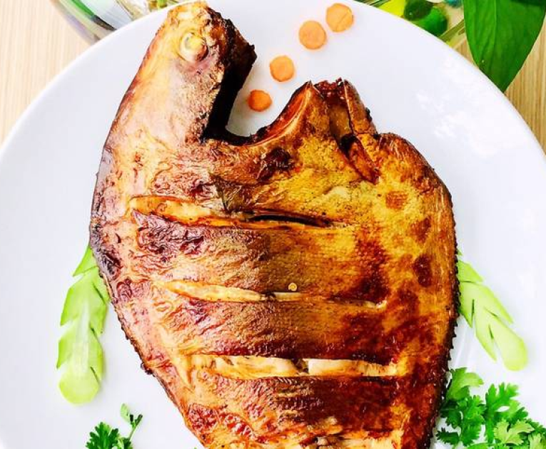 Cá chim trắng nướng sa tế