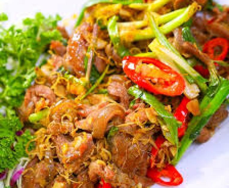 Vú dê xào lăn