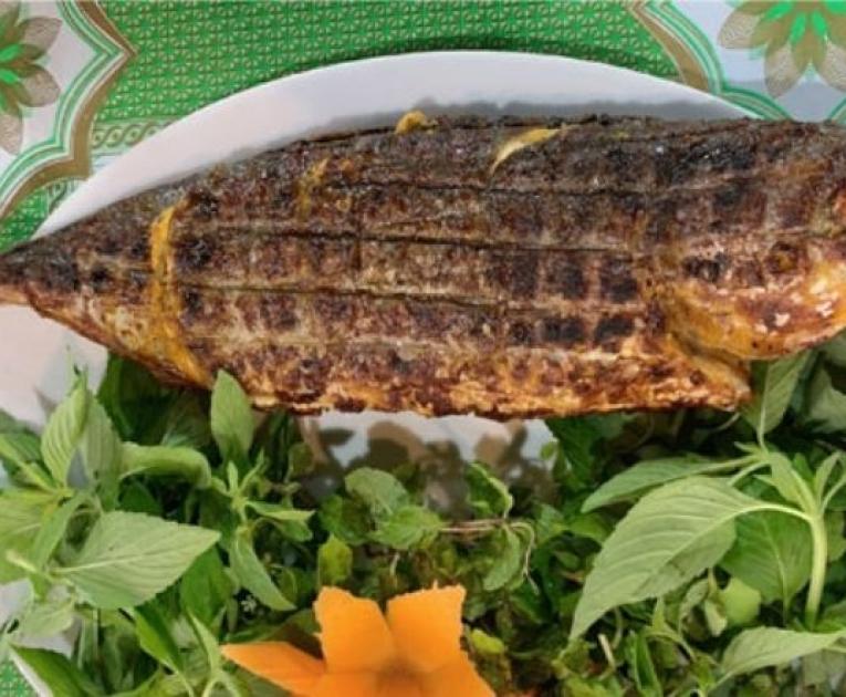Cá cam nướng muối ớt