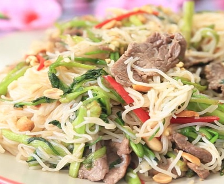 Bún gạo xào bò