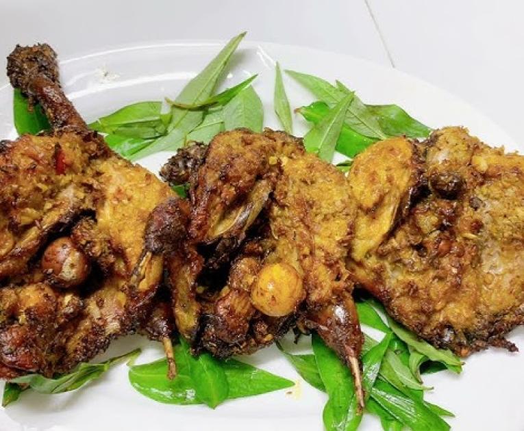 Chim cút xào sa tế