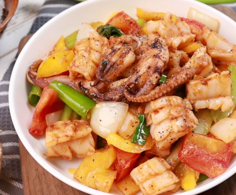 Mực trứng xào chua ngọt