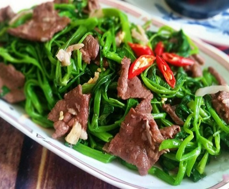 Bò xào rau muống