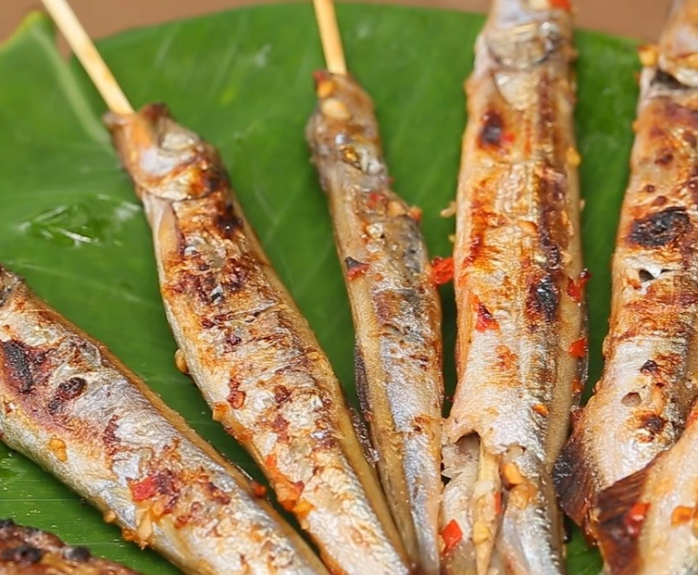 Cá trứng nướng muối ớt