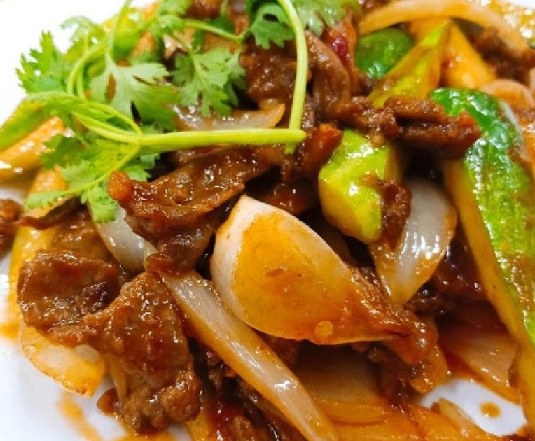 Bò xào sa tế